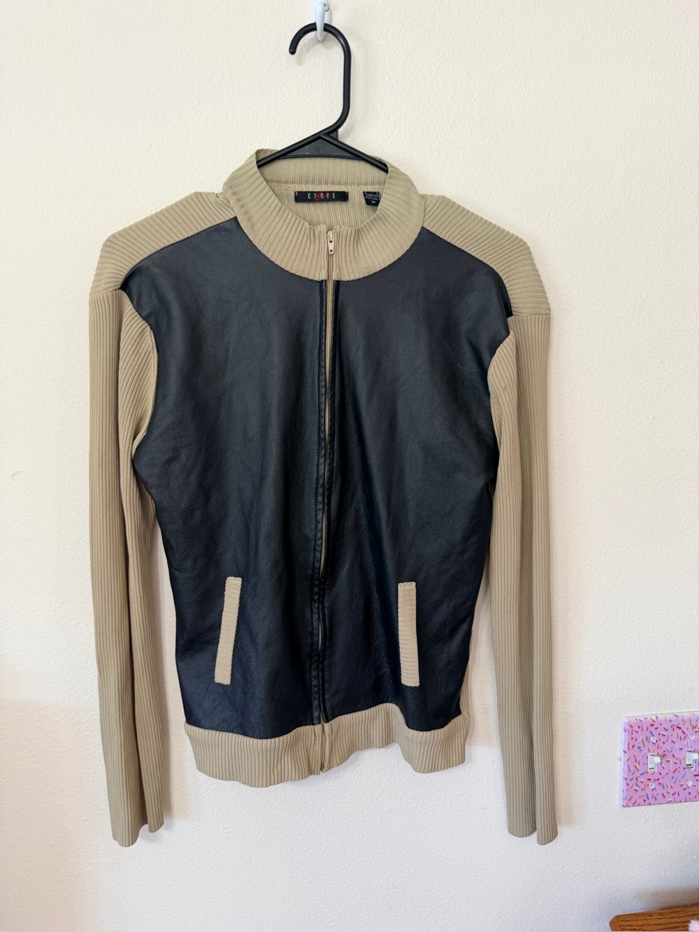 Cyrus sweater jacket size M